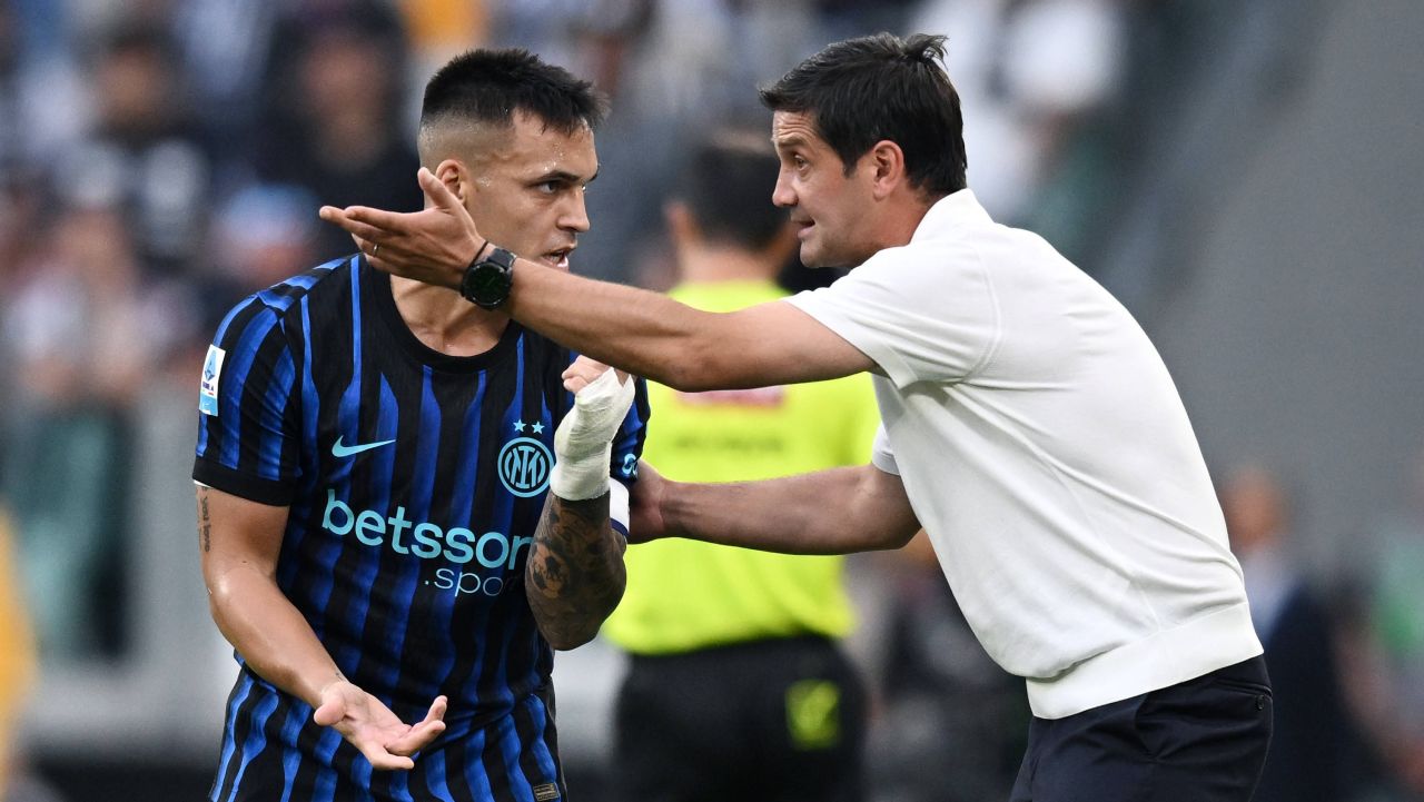 „Proiectul său ia avânt! Un fost mare fundaș, impresionat de echipa lui Cristi Chivu“
