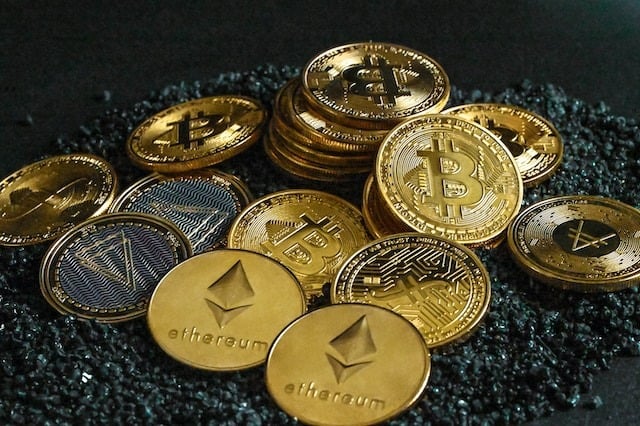 Greșeală tehnică majoră: Partenerul de criptomonede al PayPal a lansat accidental stablecoin-uri în valoare de 300 de trilioane de dolari / „A fost o problemă tehnică internă, fără nicio încălcare a securității”ea noastră”