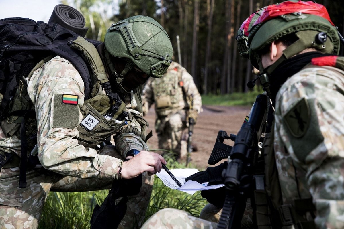 Lituania raportează depășirea pragului de 5% din PIB pentru apărări, incluzând achiziții de echipamente militare și investiții în infrastructură precum drumuri către centrele de antrenament ale armateiea noastră”