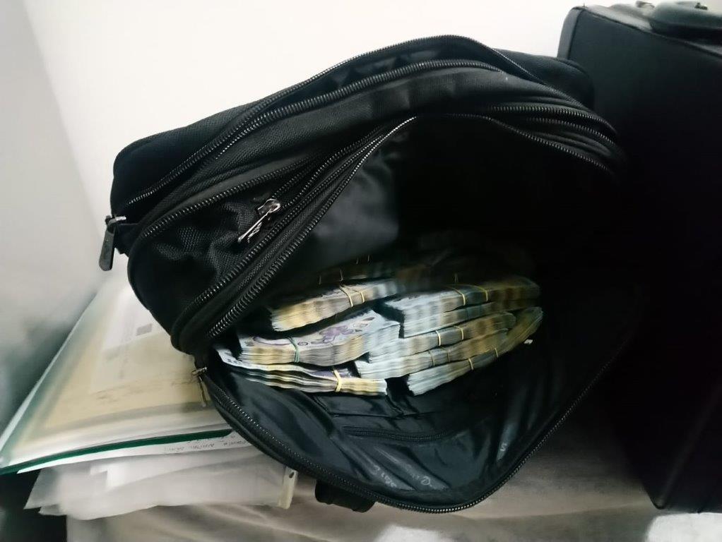 Record de capturi în Portul Constanța Sud: 4,8 milioane de bancnote false confiscate de autorități, cu o valoare totală de peste 960 de milioane de euroea noastră”