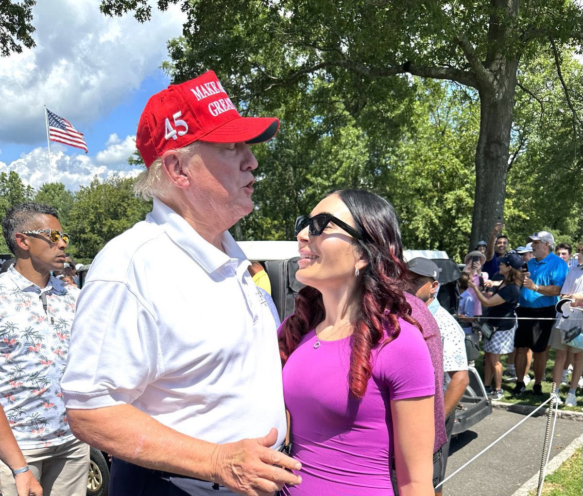Activista pro-Trump Laura Loomer, auto-denumită „islamofobă”, acuză Guvernul SUA că ar acorda Qatarului o bază militară pe teritoriul american, dezmințit de Pentagonea noastră”