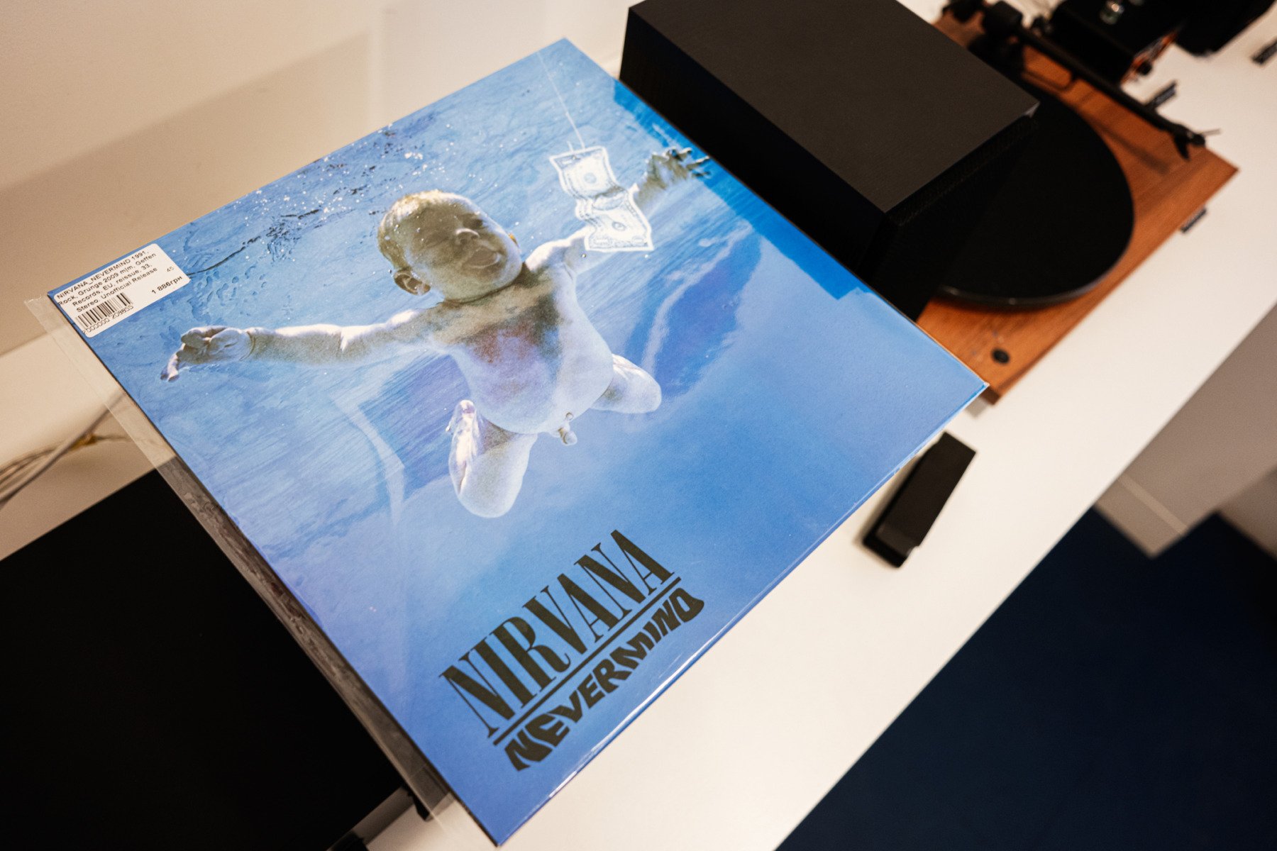 Nirvana obține din nou victoria într-un proces privind conținutul pornografic infantil asociat cu coperta albumului „Nevermind”ea noastră”