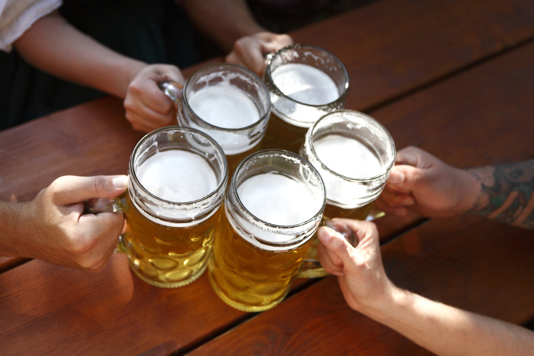 Oktoberfest din München se redeschide după închiderea temporară provocată de o amenințare cu bombă, confirmată ulterior că are legătură cu o ceartă de familieea noastră”