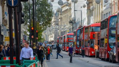 Motivul pentru care tinerii britanici evită să își înceapă propriile afaceri: lipsa de motivație, reticența față de riscuri și percepția unui sistem dezavantajosea noastră”