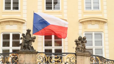 Bruxelles-ul cheamă TikTok la o întâlnire de urgență înaintea voturilor din Cehia din cauza temerii manipulării alegătorilor cu ajutorul boturilorea noastră”