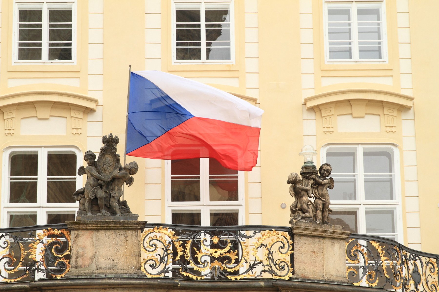 Președintele Petr Pavel afirmă că viitorul prim-ministru al Cehiei trebuie să susțină ferm NATO și Uniunea Europeană, în contextul în care alegerile legislative din weekend au fost câștigate de partidul condus de populistul Andrej Babisea noastră”
