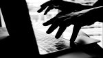 Atacuri cibernetice împotriva adolescenților: criminalii care amenință să le distrugă viața cu nudurile lorea noastră”