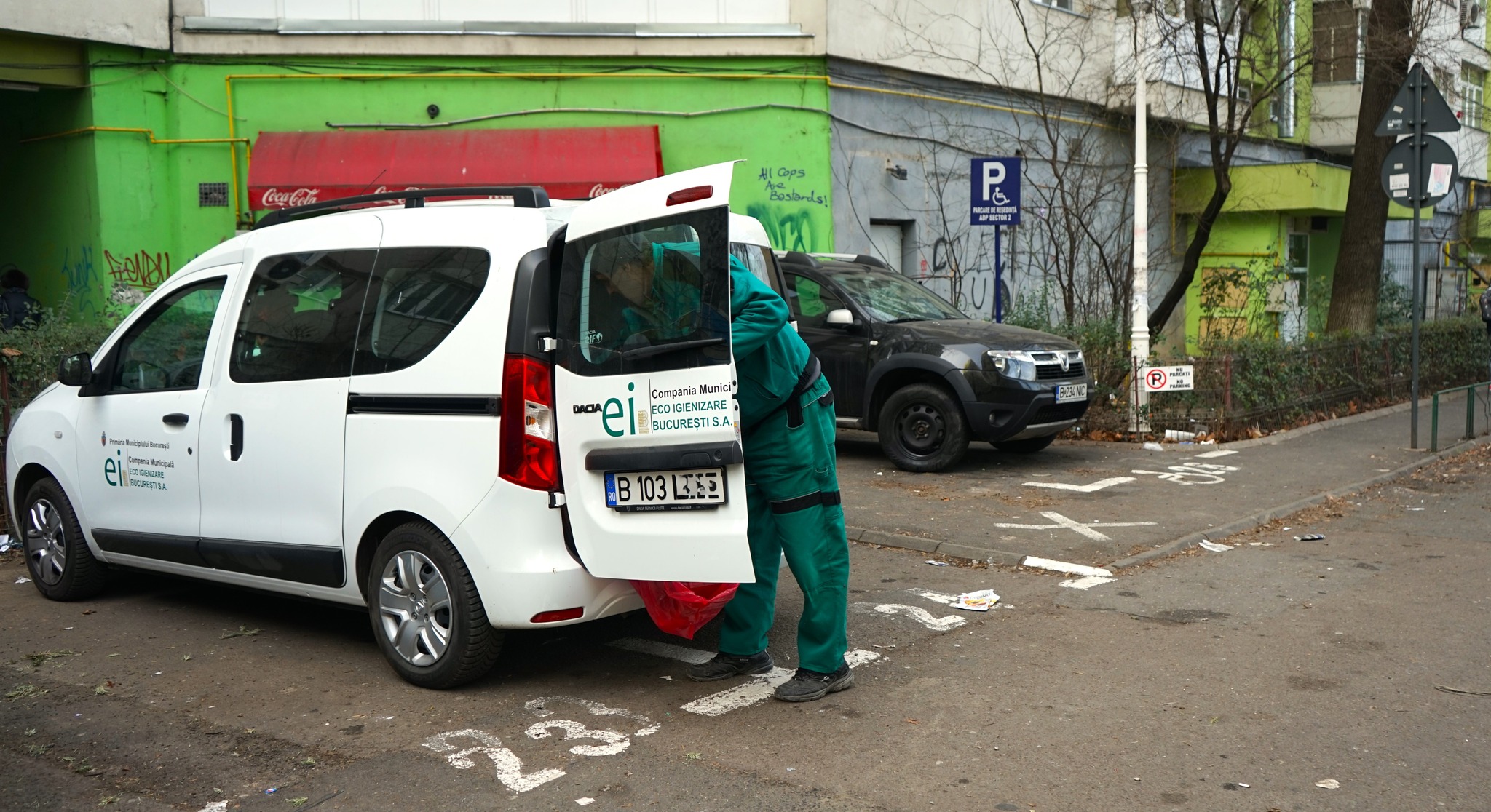 Două firme ale Primăriei Generale au fost suplimentate cu încă 80 de milioane de lei, în ciuda reducerilor bugetare. Guvernanții intenționează să achiziționeze un automobil Dacia în valoare de 60.000 de euro și drone cu un cost de 300.000 de euro.
