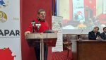 Comisia Europeană reintroduce tensiunile dintre fermieri și apicultorii din România, cultivatorii de porumb afirmând că nu pot renunța la utilizarea neonicotinoidelorea noastră”
