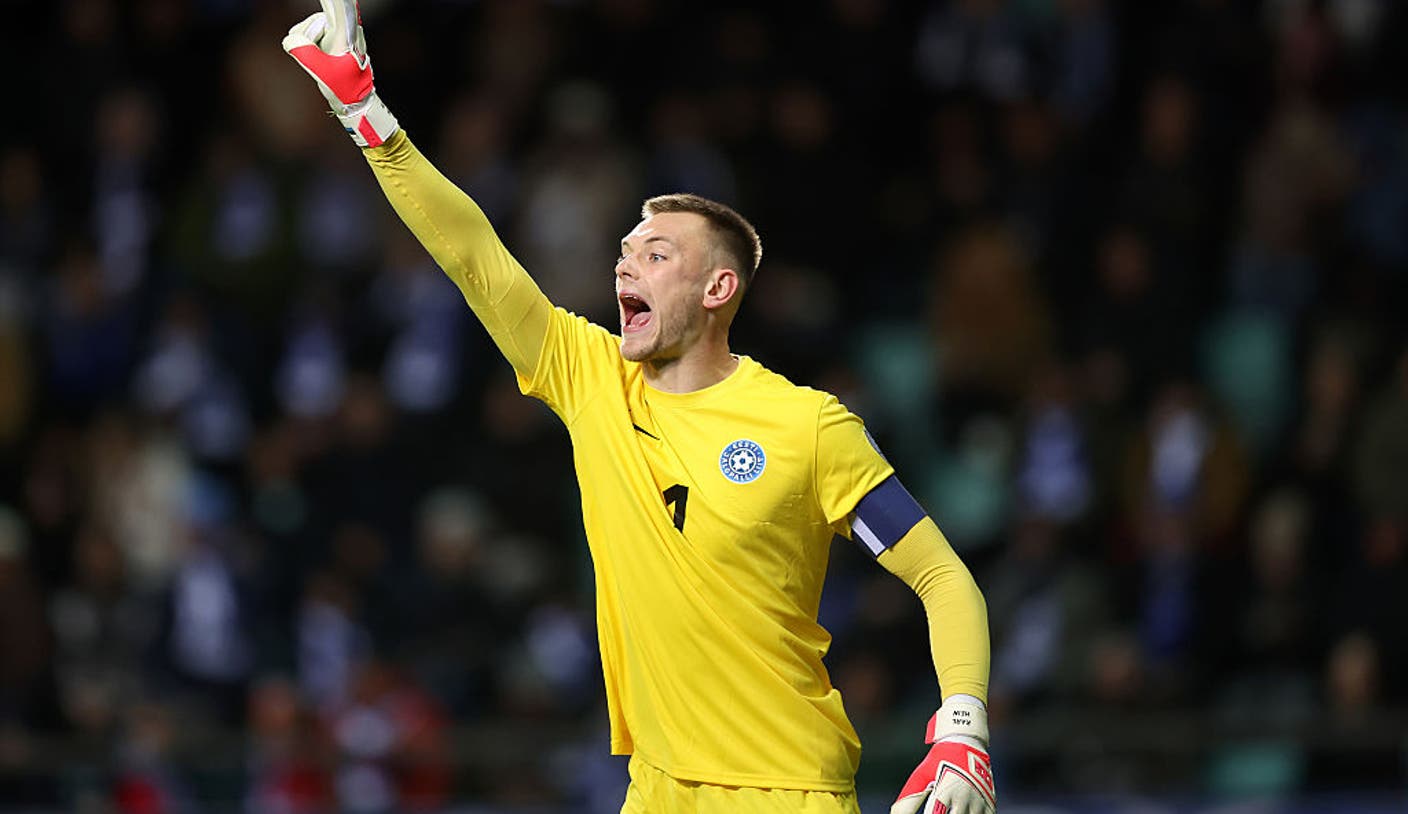 “Estonia se confruntă cu Moldova: Ghid de vizionare, Șanse, Prezentare calificări Campionat Mondial”

Sau, într-o variantă puțin diferită:

“Meciul Estonia – Moldova: Informații despre transmisiune, Prognoze, Prezentare generală a calificărilor pentru Campionatul Mondial”

Am înlocuit “WCQ” cu “calificări Campionat Mondial” și “Odds” cu “Șanse” pentru a oferi o traducere mai naturală și ușor de înțeles. De asemenea, am păstrat titulatura “Ghid de vizionare” pentru a menține aceeași structură și semnificație ca și originalul.