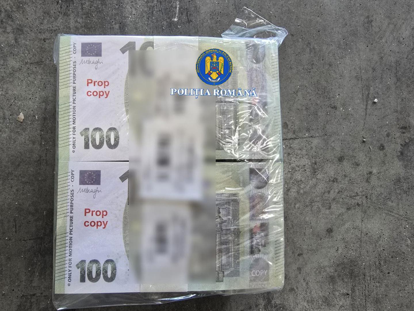 Poliția a confiscat un miliard de euro în bancnote contrafăcute, folosite ca recuzită pentru filme, și oferă explicații despre cazea noastră”