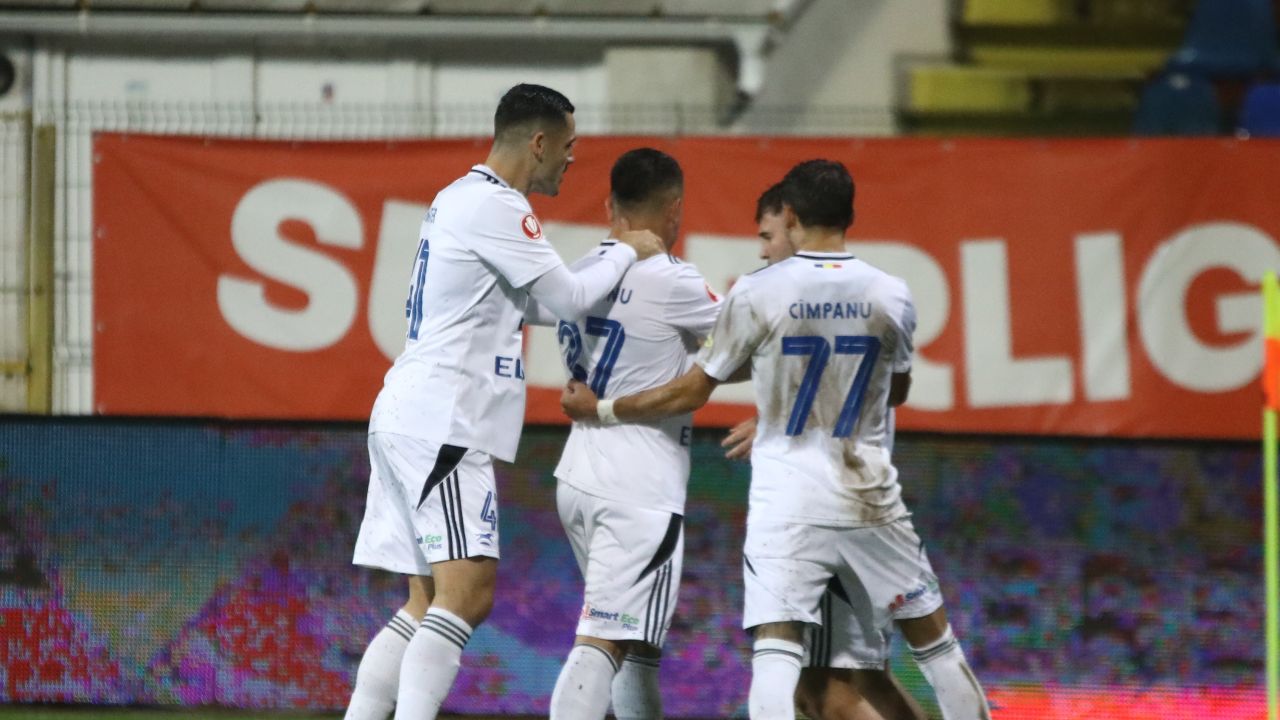 Imensă surpriză! FC Botoșani conduce clasamentul în Superligă după primele 12 runde