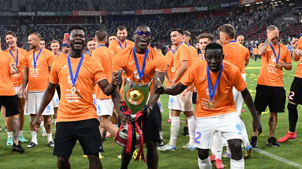 Un caz similar cu dosarele X la FCSB! Jucătorul lăsat deoparte de Becali se apropie de atingerea visului mondial.