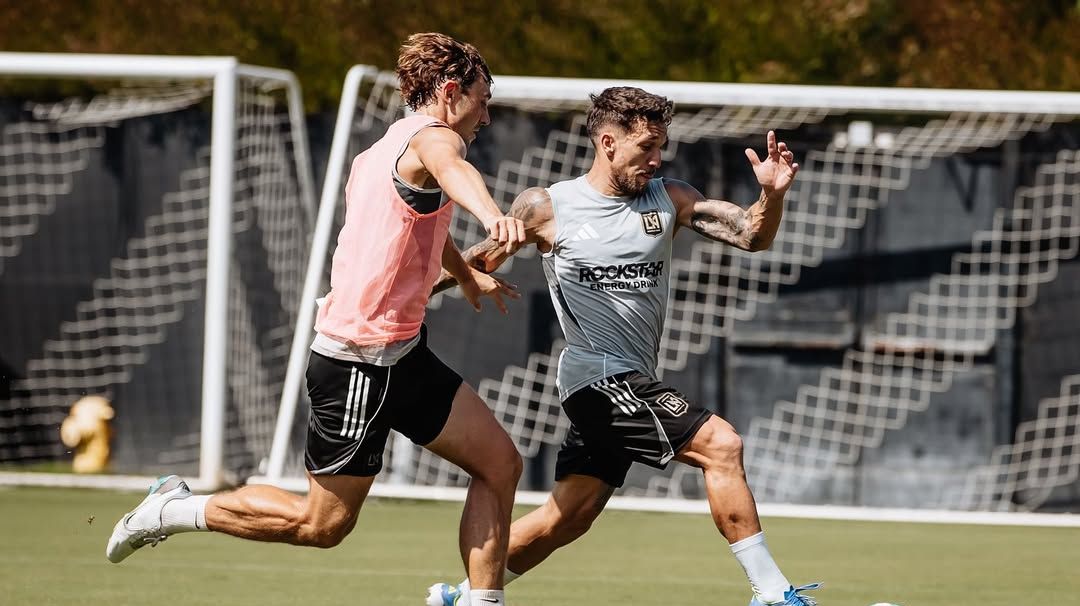 Imagini disponibile! Hugo Lloris a mers direct la Alex Băluță după partida disputată. Cum a reacționat francezul.