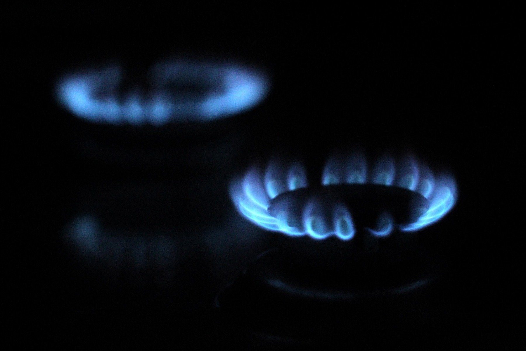 Alertă: Distrigaz a întrerupt alimentarea cu gaze la un bloc din Rahova cu o zi înainte de explozie, după ce o echipă a descoperit că sigiliul electrovalvei fusese rupt anteriorea noastră”
