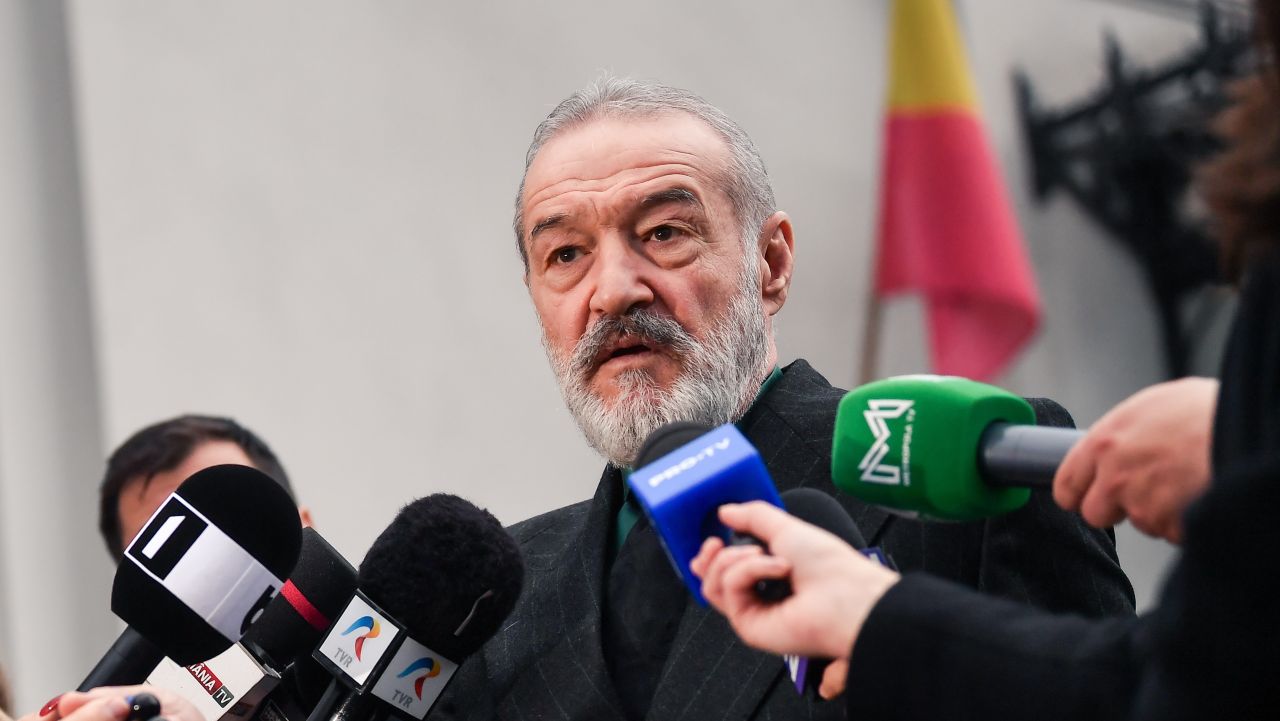 Gigi Becali i-a criticat dur pe doi fotbaliști după meciul FCSB – Craiova: ”L-am introdus și ce a realizat? Bă, doarme?”