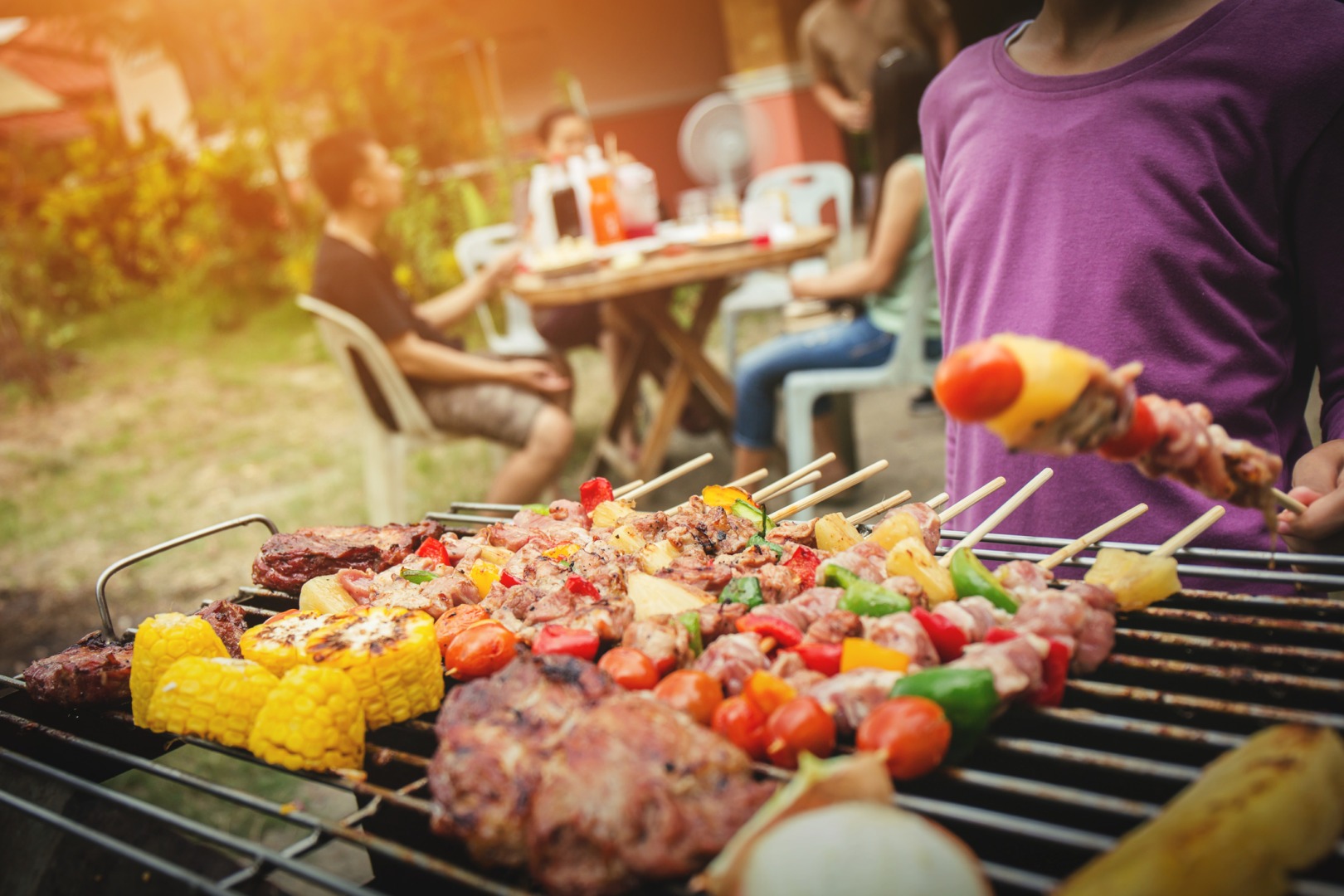 Impactul emisiunilor culinare de pe platformele sociale asupra obiceiurilor alimentare globale: utilizatorii se filmează în timpul meselor și gatitului, stimulând apetitul onlineea noastră”