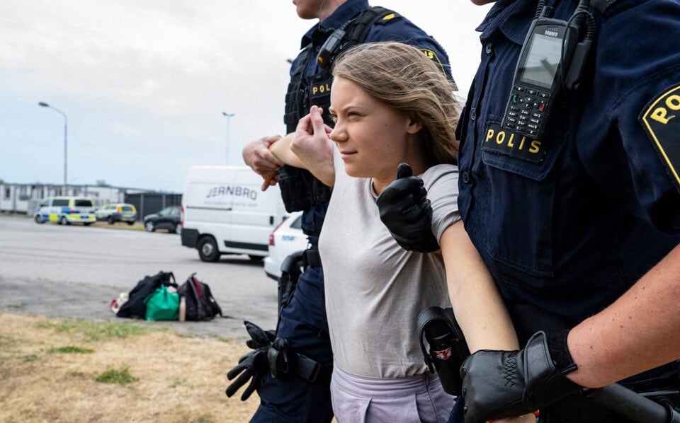 Greta Thunberg, activistă suedeză, afirmă că a fost supusă la tortură în timpul arestului în Israelea noastră”