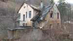 Ultimul zid al vechiului han de la Pietrele lui Solomon s-a prăbușit; clădirea era deținută de un om de afaceri irlandez stabilit la Brașovea noastră”