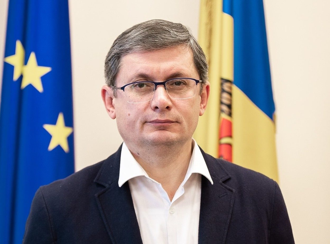 Reprezentanți USR discuție cu președintele Parlamentului din Moldova, Igor Grosu, solicitând înlocuirea deputatului AUR Valeriu Munteanu de la conducerea comisiei pentru integrarea Moldovei în UE: “Cu el la masă, nu se pot face pași”ea noastră”