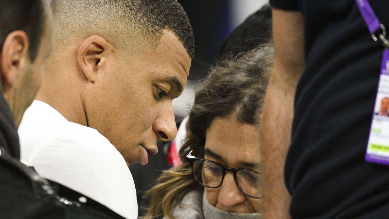 „Tu ai fost cea care a făcut-o?” Mărturia mamei lui Kylian Mbappe, după acuzațiile de viol aduse starului de la Real Madrid