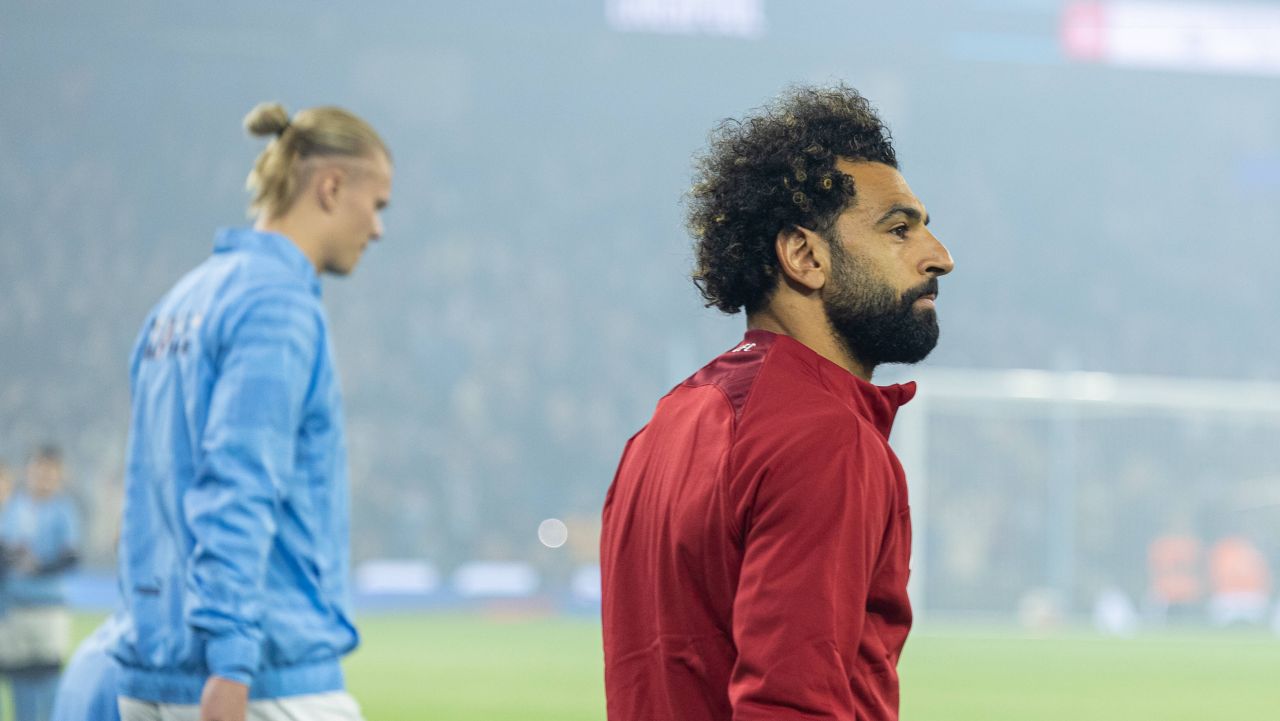În Anglia, banii curg din belșug! Află cine sunt fotbaliștii cu cele mai mari salarii din Premier League (în exclusivitate pe platforma dedicată)