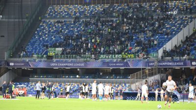 Scenă de violență demnă de filme într-un meci de Champions League!