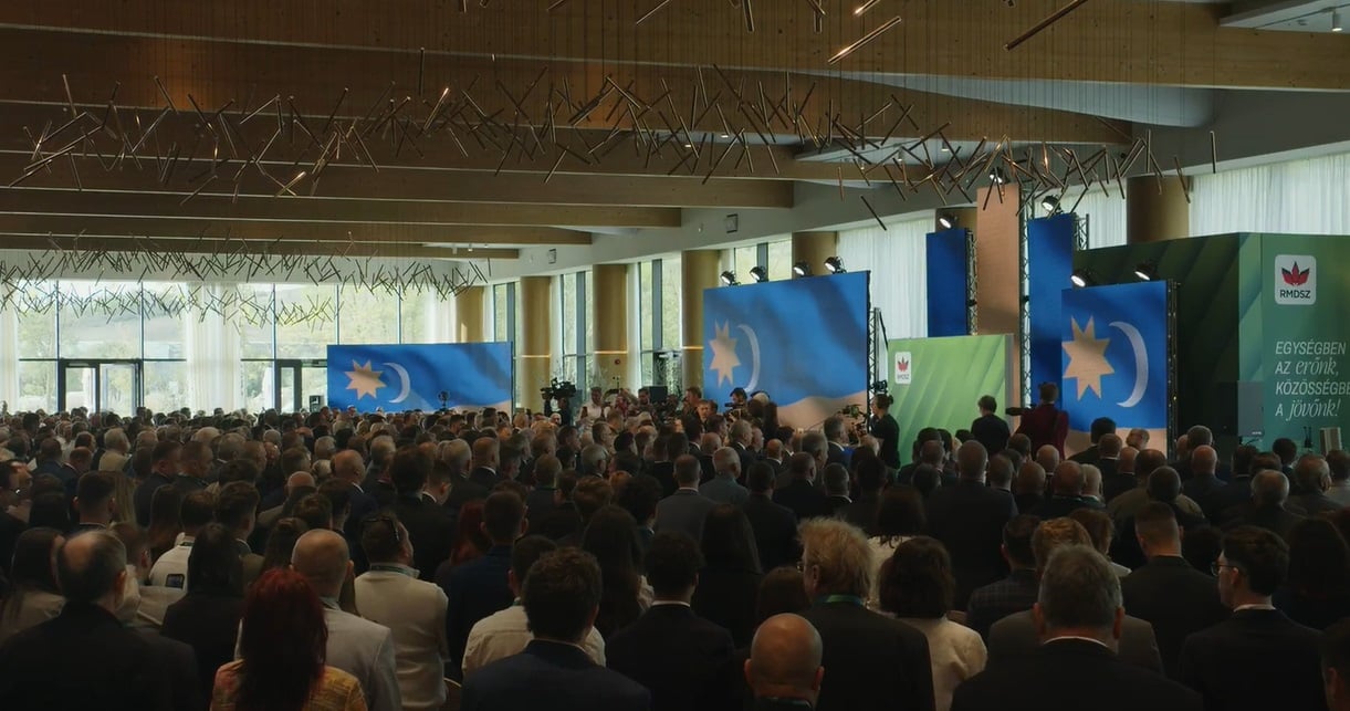 VIDEO: Grindeanu părăsește sala în timpul intonării imnului Ținutului Secuiesc la congresul UDMRea noastră”