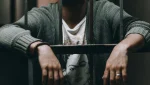 Peste 2.000 de români aflați în detenție în Italia, cei mai numeroși după italieni și marocani / Numărul deținuților români scade, iar în Italia trăiesc în prezent în jur de un milion de români, fiind cei mai numeroși străini din țară / A doua generație de români se întărește, iar viața în comunitate devine similară unei vieți de familieea noastră”
