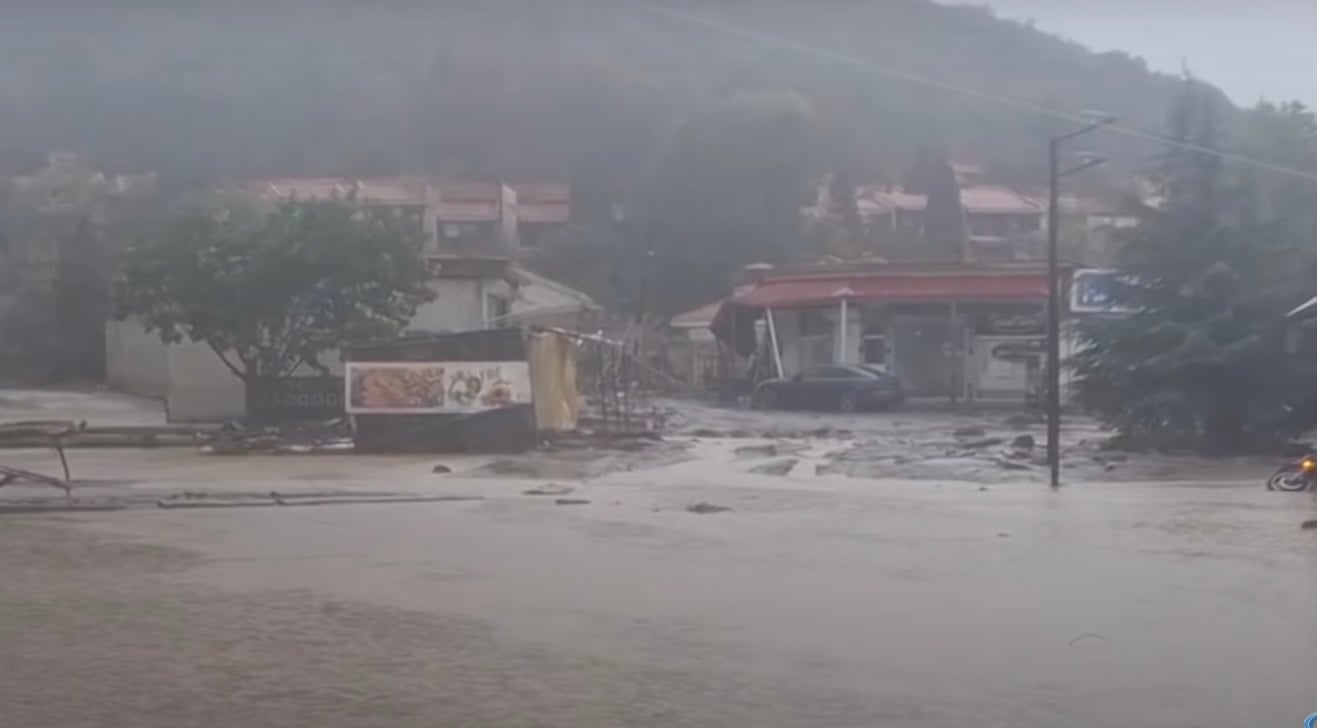 Trei victime, printre care doi salvatori, în Bulgaria în urma unei inundații într-o stațiune de la Marea Neagră; mii de oameni evacuați din cauza revărsărilor apelorea noastră”