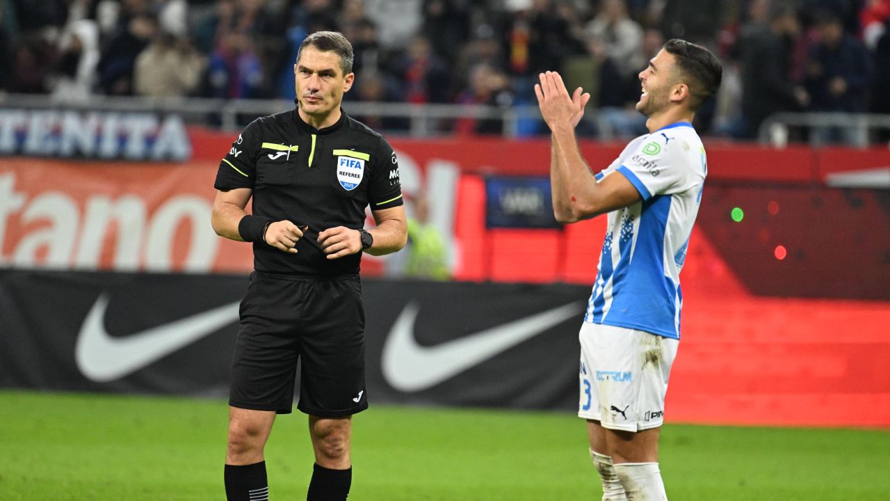 Istvan Kovacs, arbitrul unui meci cu provocări mari! N-a observat nimic pe teren în confruntarea FCSB – Universitatea Craiova, dar UEFA îi menține încrederea pe român.