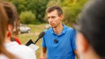 Fotografie | La aproape 18 ani, Cătălin Moga din Ciolt și-a înființat deja propria afacere cu lapte de măgăriță. Astăzi, după cinci ani, deține 600 de oi, 60 de măgărițe, doi cai pentru echitație și 40 de vaci pentru carneea noastră”