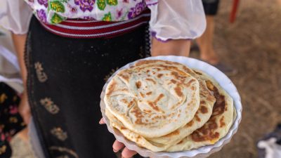 Festivalul Național al Gastronomiei și Vinurilor din România, celebrat duminică, 5 octombrie / “Îmi exprim îngrijorarea că grupări extremiste și ultranaționale ar putea prelua evenimentul și îl vor transforma într-un prilej politic”ea noastră”