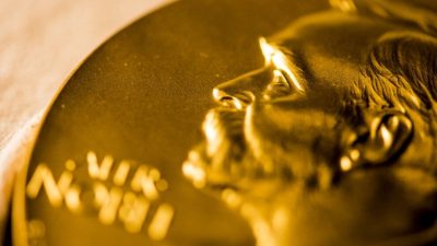 Una dintre organizațiile care acordă premiile Nobel îl critică pe Trump pentru amenințarea libertății academice în Statele Unite / Trump susține în mod repetat că merită Premiul Nobel pentru Pace, însă experții sunt sceptici cu privire la șansele sale.ea noastră”