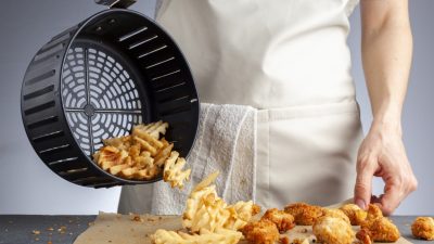 Rețetă de nuggets de pui la airfryer, o variantă sănătoasă și ușor de preparat, la fel de delicioasă ca cele din restaurantele de tip fast-foodea noastră”