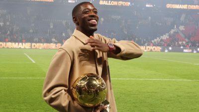Ousmane Dembélé le-a arătat fanilor de la PSG Balonul de Aur! Ligue 1 este disponibilă doar pe VOYO.
