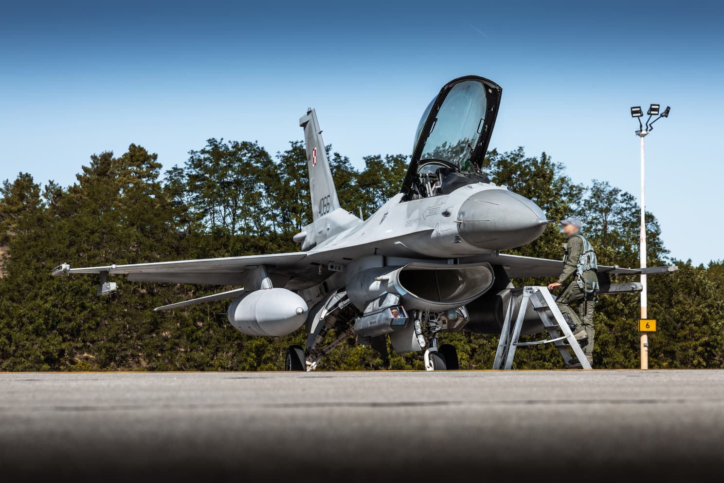 Alertă în Polonia: Avioane de luptă activate după cel mai intens atac rus asupra Liovului, aproape de frontieră cu NATO; regiuni ucrainene bombardate intens, infrastructură de gaz avariată, cel puțin 5 morți și 14 rănițiea noastră”