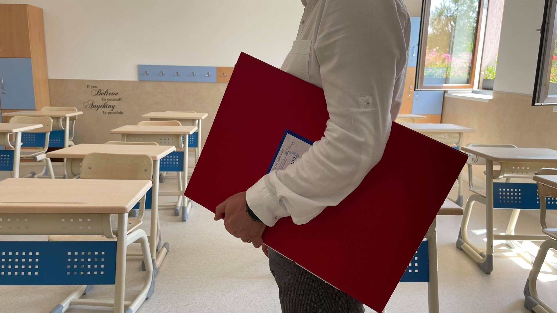 Fiecare profesor din România trebuie să susțină două ore remediale pe săptămână cu elevii, conform noii metodologii aprobate în Monitorul Oficial, ce include catalog distinct și condică specialăea noastră”