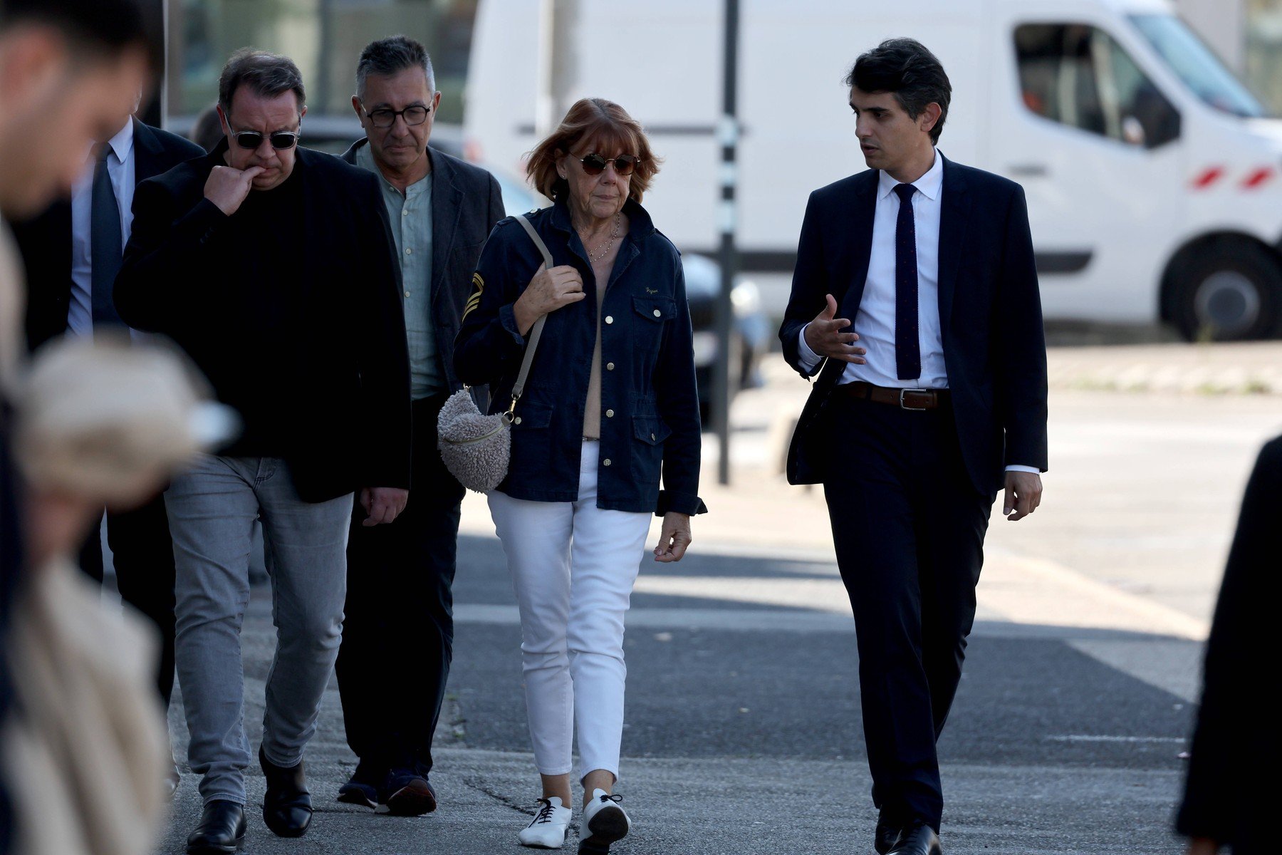 Gisèle Pelicot va face apel după ce un bărbat condamnat pentru violul său a contestat sentința; femeia a supraviețuit aproape zece ani de agresiuni cu zeci de violatori, fiind drogată de fostul soțea noastră”
