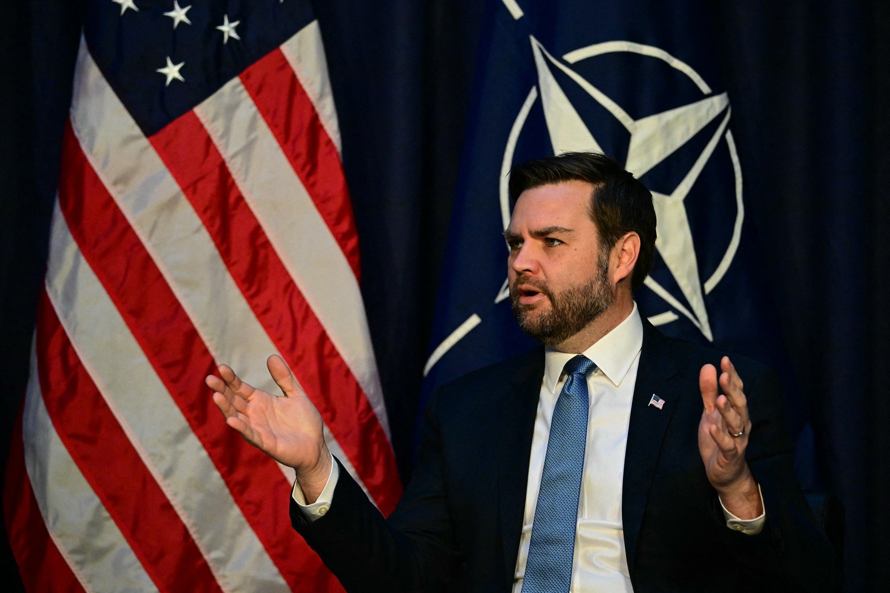 Vicepreședintele Statelor Unite, JD Vance, solicită ca un chat în care tineri republicani îl laudă pe Hitler să nu fie tratat cu maximă seriozitate / “Tinerii pot face greșeli, mai ales băieții”ea noastră”