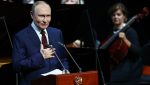 Iată o versiune reformulată a titlului: “Tactica de așteptare” a lui Vladimir Putin este pe punctul de a lua sfârșit, iar partea înfricoșătoare începe să fie dezvăluită. 

Sau, alternative:
– “Paciența calculată” a lui Vladimir Putin se va încheia curând, dezvăluind o față foarte înspăimântătoare.
– “Abordarea ponderată” a lui Vladimir Putin este gata să își arate adevărata față, iar ceea ce urmează este deosebit de îngrozitor.
– “Strategia de temporizare” a lui Vladimir Putin este pe cale să se încheie, iar aspectele cumplite vor ieși curând la lumină.