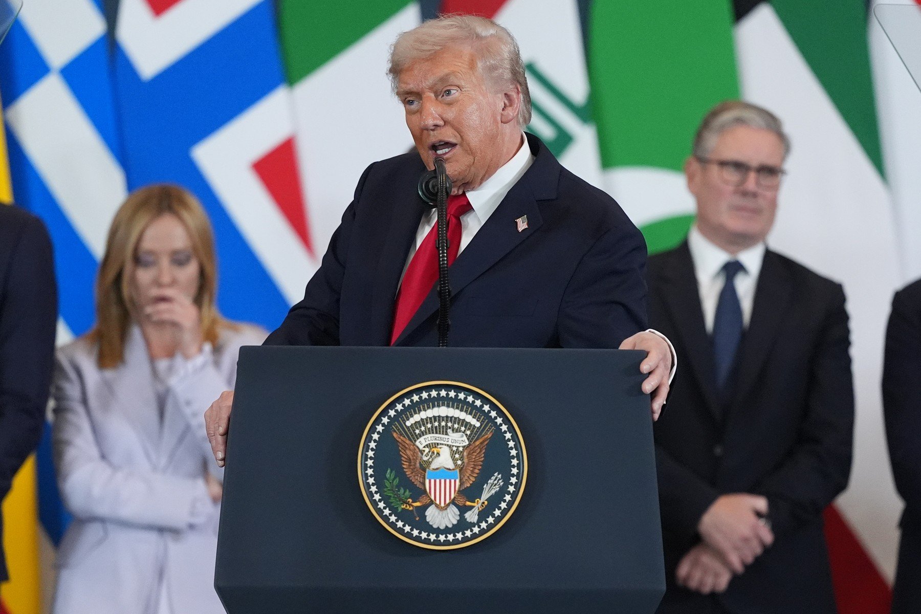 Donald Trump către Giorgia Meloni: „Nu te deranjează să fii recunoscută și pentru frumusețea ta, nu-i așa?”ea noastră”