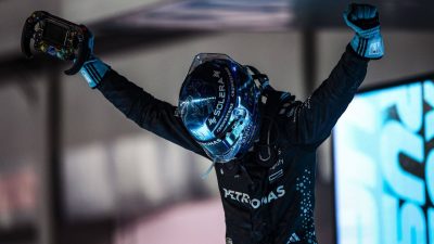Cursa perfectă pentru el! Pole position și triumf în Marele Premiu al Singapore-ului, Max Verstappen terminând pe locul 2.