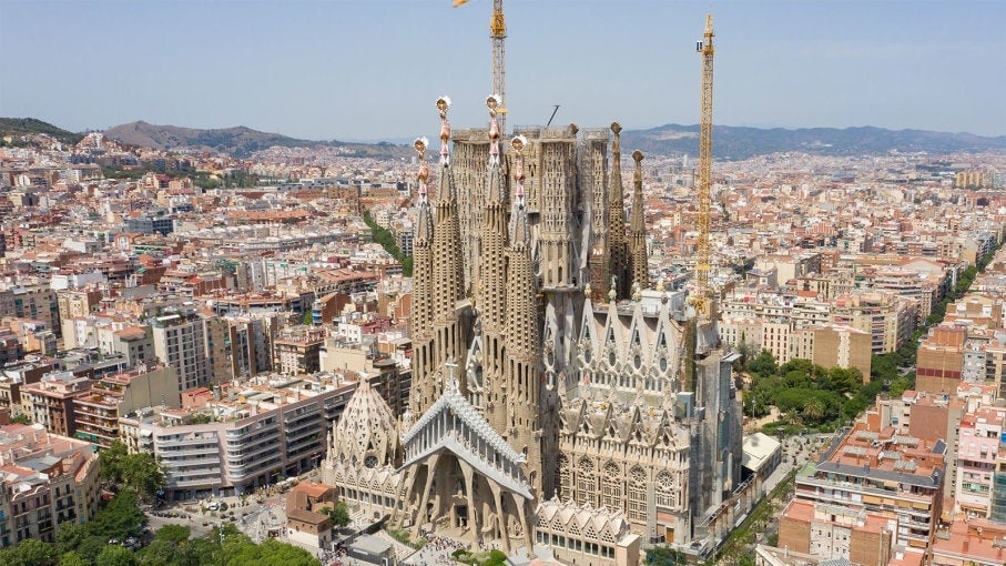 Catedrala Sagrada Família se apropie de finalizarea turnului principal, urmând să devină cea mai înaltă biserică creștină din Europaea noastră”