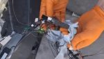 Video: Sindicatul Europol critică o “operațiune anticorupție” organizată de Ministerul Afacerilor Interne, recomandând mai multă atenție la montarea echipamentelor pentru colectarea de informații, pentru a nu compromite probele și colegii.ea noastră”