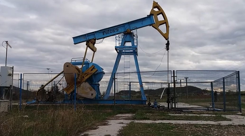 Producția de petrol a României a înregistrat o reducere de 7,7% în primele opt luni din 2025, în timp ce importurile au crescut cu 19,2%ea noastră”