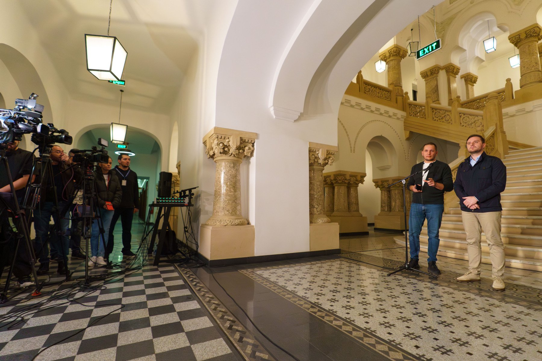 Bujduveanu după discuția cu proprietarii imobilului afectat de explozie: Siguranța clădirii și a zonei în apropiere este prioritatea noastră în următoarele zile; locatarii, cazați temporar în hoteluri pentru o săptămânăea noastră”
