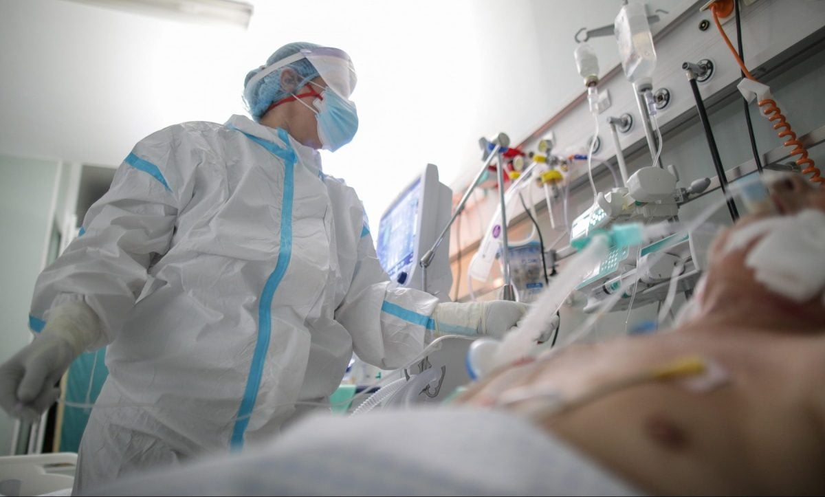 Ministrul Sănătății anunță că personalul din stațiile de terapie intensivă va urma periodice cursuri de prevenire a infecțiilor nosocomiale, cu susținerea unui examen final; cei care nu promovează vor fi excluși din secție, indiferent de funcțieea noastră”
