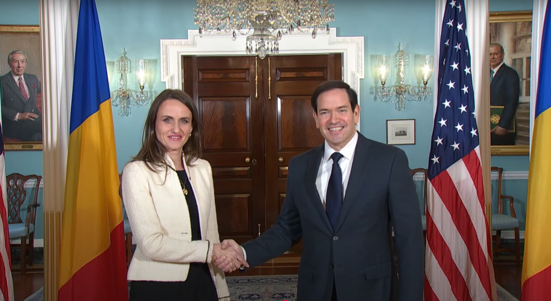 Iată o posibilă reformulare a titlului:
“STIRI DE ULTIMĂ ORĂ: Ministrul Afacerilor Externe din România a avut o întâlnire cu senatorul american Marco Rubio / Declarația Oanei Țoiu după discuție: „Războiul a intrat într-o fază cu implicații majore” – Material Video”
Sau o alta varianta:
“ULTIMELE ȘTIRI: Șeful diplomației române s-a întâlnit cu senatorul Marco Rubio / Anunțul făcut de Oana Țoiu după întrevedere: „Situatia s-a complicat și avem de-a face cu un risc mărit” – Înregistrare Video”