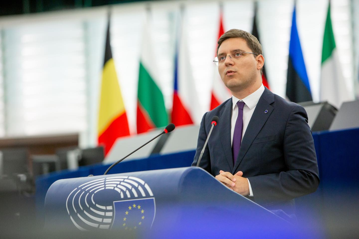 Victor Negrescu își anunță candidatura pentru poziția de prim-vicepreședinte al PSD, alăturându-se echipei conduse de Grindeanuea noastră”